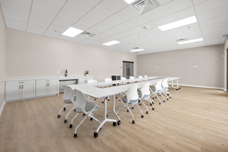More Photos Of 730 S Bell Blvd, Cedar Park Office For Lease