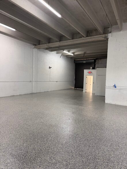 More Photos Of 7740 W 2nd Ct, Hialeah Warehouse For Lease