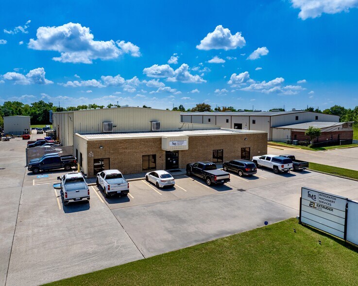 Primary Photo Of 901 W 13th St, Deer Park Warehouse For Lease