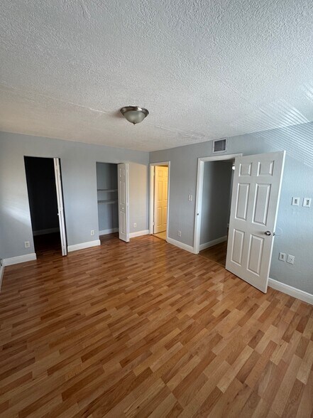 More Photos Of 1741 SW 40th Ter, Fort Lauderdale Apartments For Sale