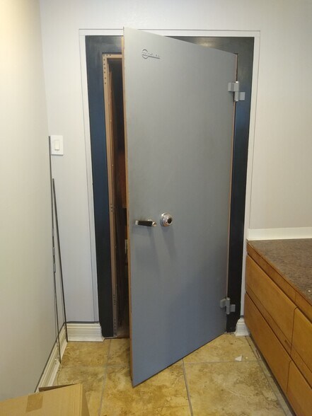 More Photos Of 301 W Broadway, Steeleville Freestanding For Sale