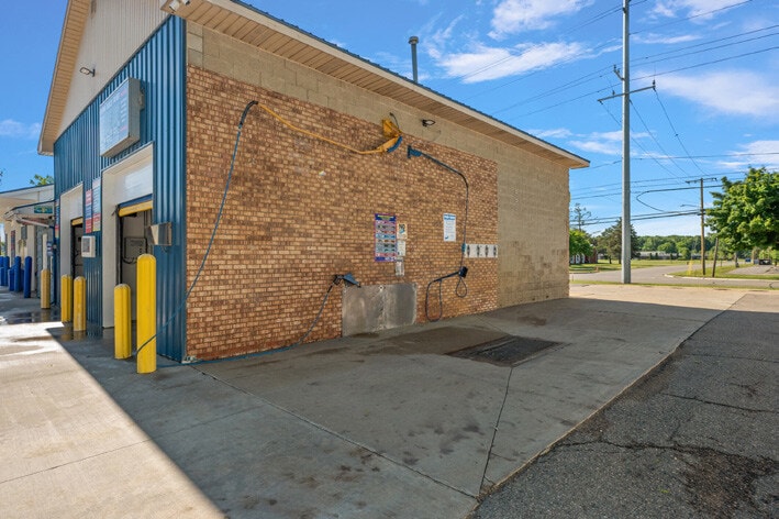 More Photos Of 35141 Division Rd, Richmond Carwash For Sale
