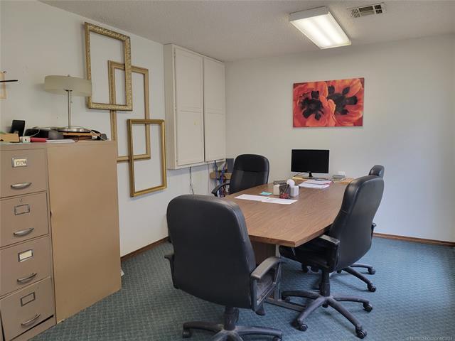 More Photos Of 300 S Main St, Eufaula Office For Sale