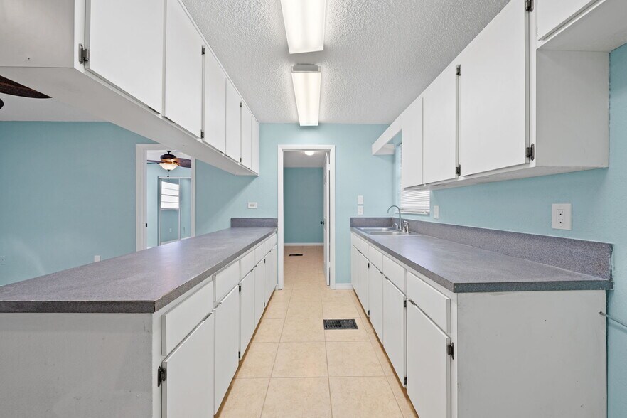 More Photos Of 100 Lucas Rd, Merritt Island Carwash For Sale