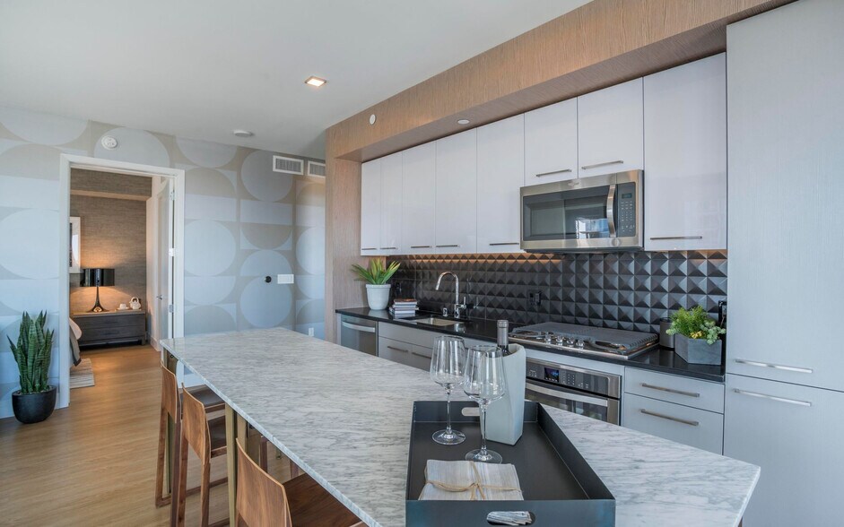 More Photos Of 1501 Island Ave, San Diego Apartments For Lease