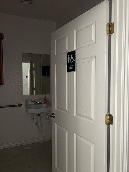 More Photos Of 4003 W Stan Schlueter Loop, Killeen Medical For Lease