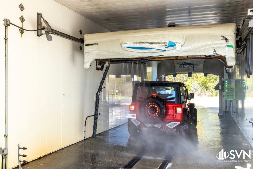 More Photos Of 1042 Bypass S, Lawrenceburg Carwash For Sale