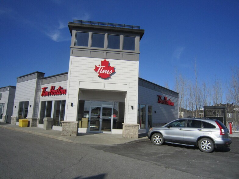 More Photos Of 3184 du Quai Ave, Alfred and Plantagenet Department Store For Lease