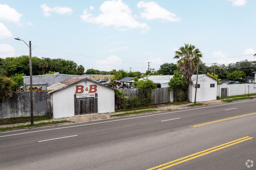 Primary Photo Of 810 W 1st St, Sanford Auto Salvage Facility For Sale