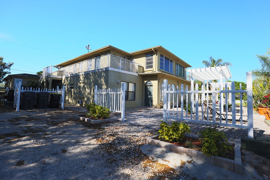 More Photos Of 1854 S Highland Park Dr, Lake Wales Apartments For Sale