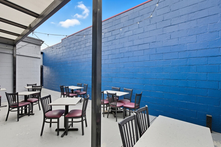 More Photos Of 1011 Del Paso Blvd, Sacramento Restaurant For Sale