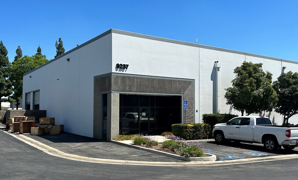 Primary Photo Of 9237 Bally Ct, Rancho Cucamonga Warehouse For Lease