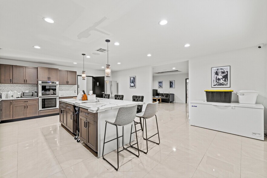 More Photos Of 9237 San Fernando Rd, Sun Valley Industrial For Sale