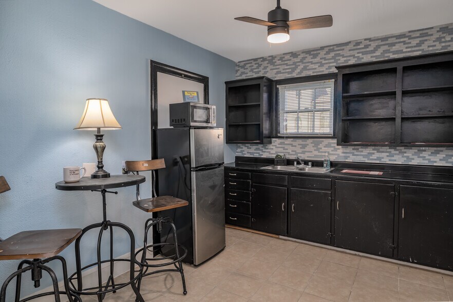 More Photos Of 429 N Ridgewood Ave, Daytona Beach Office For Sale
