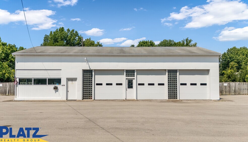 Primary Photo Of 5720 Market St, Youngstown Auto Repair For Sale