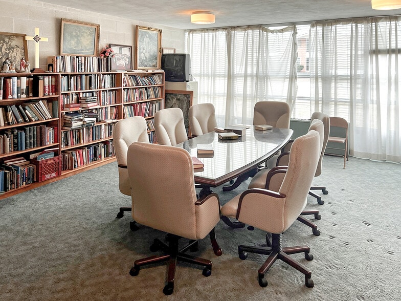 More Photos Of 2200 Lackland Rd, Overland Religious Facility For Sale