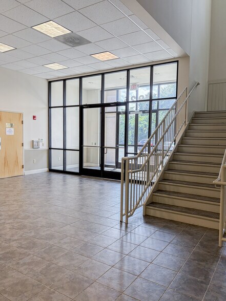 More Photos Of 5925 Stevenson Ave, Harrisburg Office For Sale