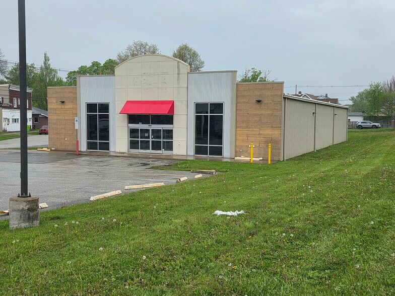 More Photos Of 100 E State St, Albion Freestanding For Sale