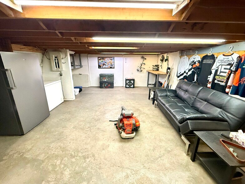 More Photos Of 28045 Township Road 384, Red Deer County Industrial For Sale