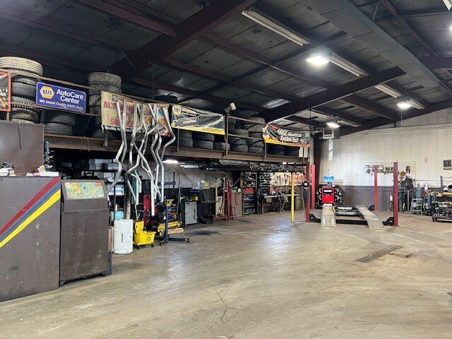 More Photos Of 202 N High St, Mount Orab Auto Repair For Sale