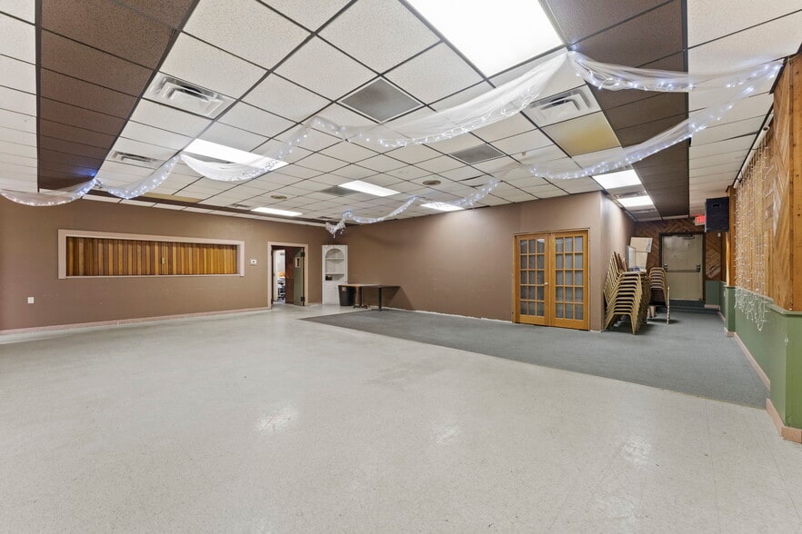 More Photos Of 118 Railroad Ave NE, Mora General Retail For Sale