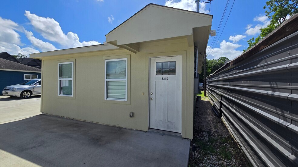 More Photos Of , Houston Multifamily For Sale