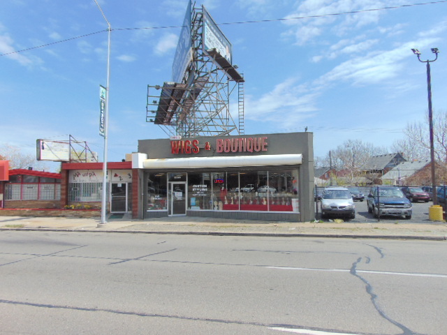 Primary Photo Of 15390 Gratiot Ave, Detroit Storefront For Sale