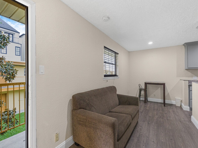 More Photos Of 6712 Morningside Dr, Houston Hospitality For Sale