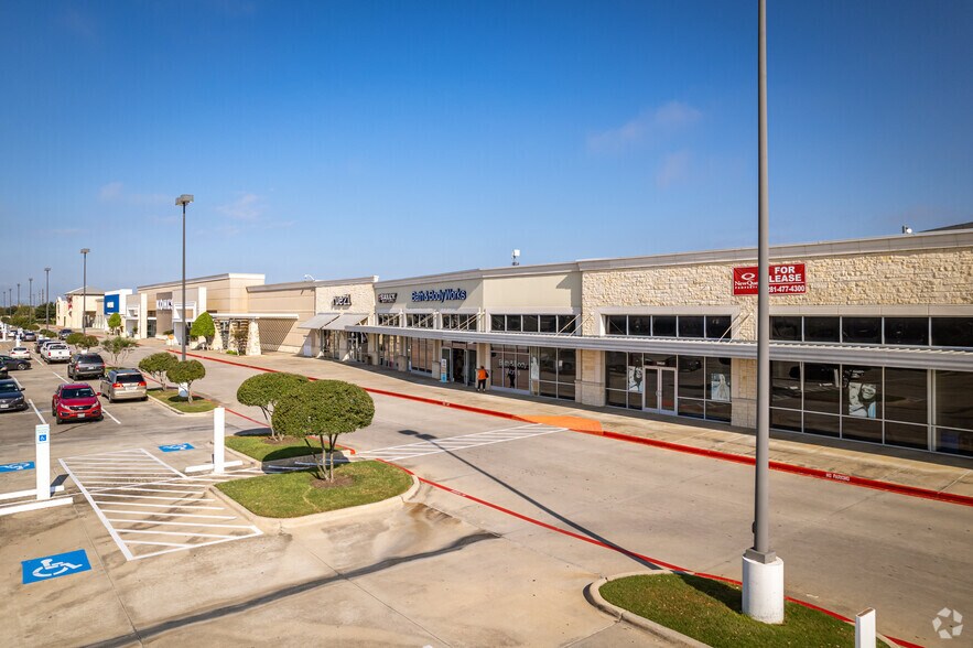 More Photos Of 24110-24502 Commercial Dr, Rosenberg Unknown For Lease