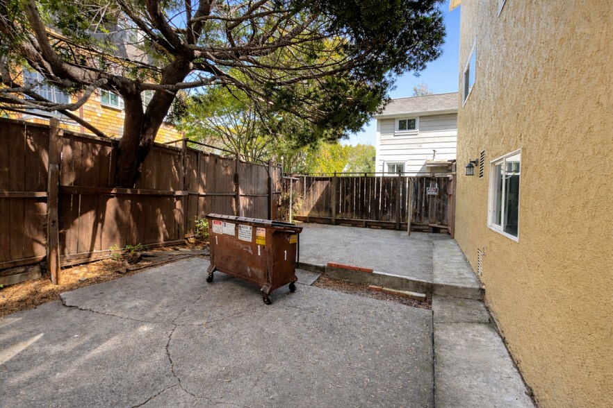 More Photos Of 2015 Hearst Ave, Berkeley Apartments For Sale