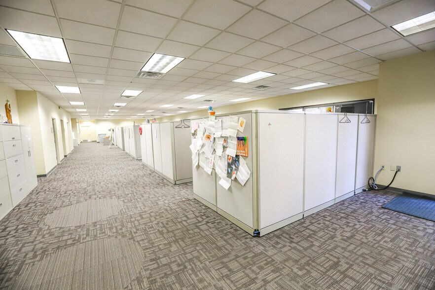 More Photos Of 3811 NW 40th Ter, Gainesville Office For Lease