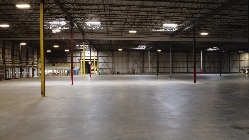 More Photos Of 2121 Huron St, Jacksonville Warehouse For Lease