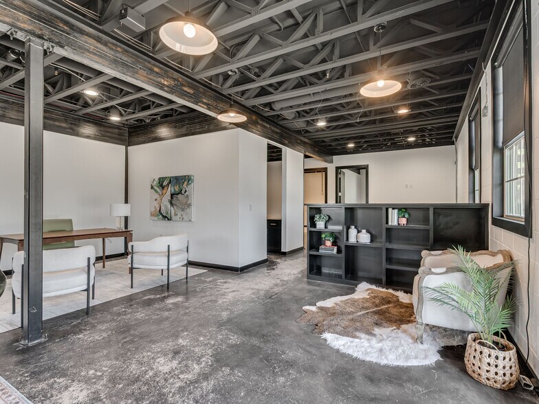 More Photos Of 235 W Hurd St, Edmond Office For Sale