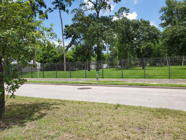 More Photos Of 6130 Wheatley St, Houston General Retail For Sale