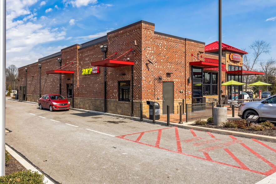 More Photos Of 4013 E Market St, Warren Freestanding For Sale