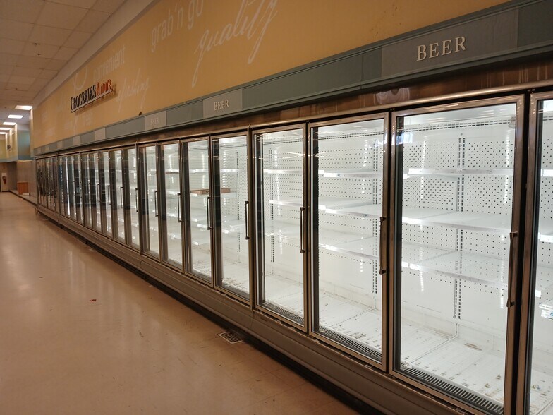 More Photos Of 47985 Monroe St, Indio Drugstore For Lease