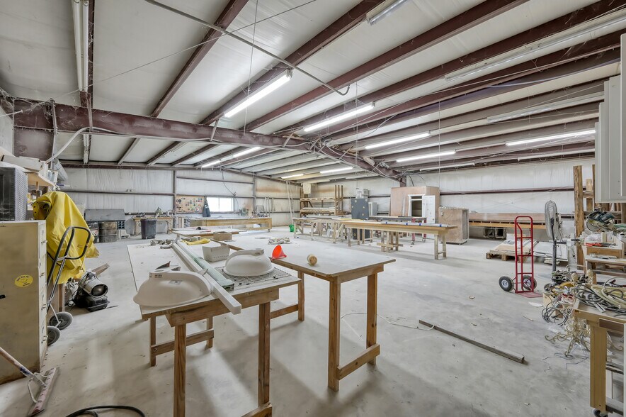 More Photos Of 2745 Interstate 45 S, New Waverly Manufacturing For Lease
