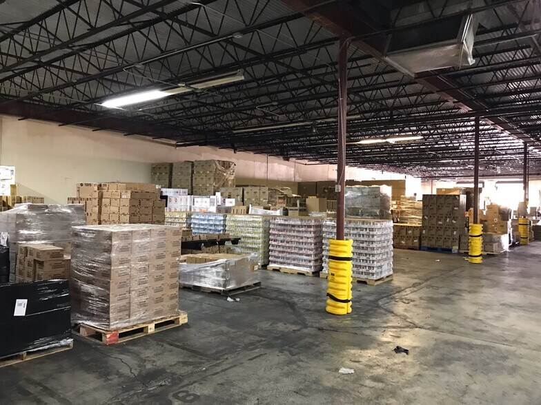 More Photos Of 8007-8115 NW 74th Ave, Miami Warehouse For Lease