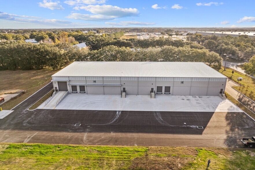 More Photos Of 5435 SW 6th Pl, Ocala Warehouse For Lease