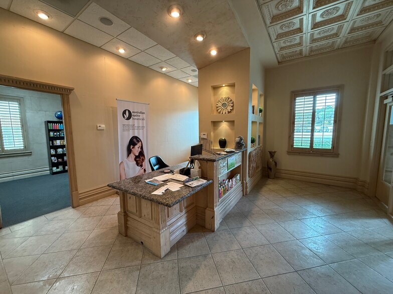 More Photos Of 5974 Silver Springs Dr, El Paso Office For Sale