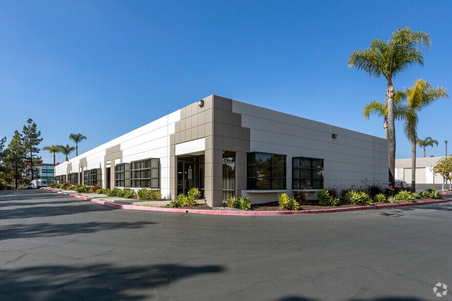 More Photos Of 9823 Pacific Heights Blvd, San Diego Manufacturing For Lease