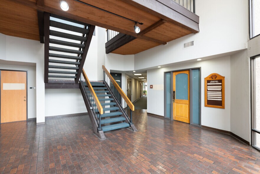 More Photos Of 1717-1745 W Orangewood Ave, Orange Office For Sale