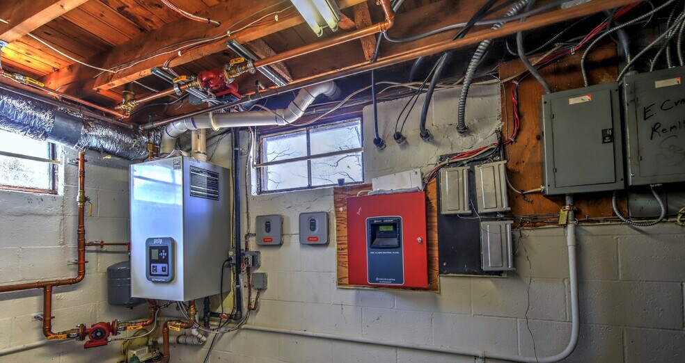 More Photos Of 471 Monroe Tpke, Monroe Medical For Lease