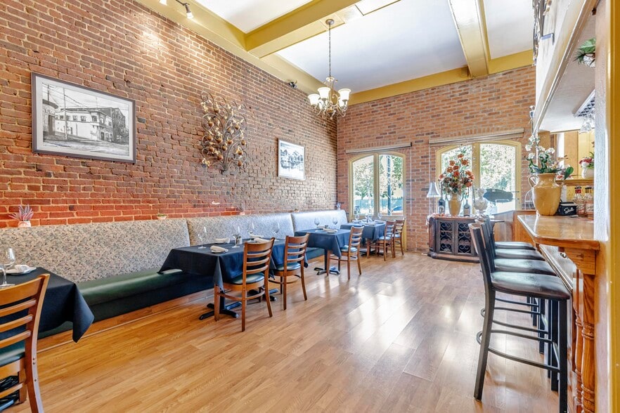 More Photos Of 627 Main St, Suisun City Restaurant For Sale