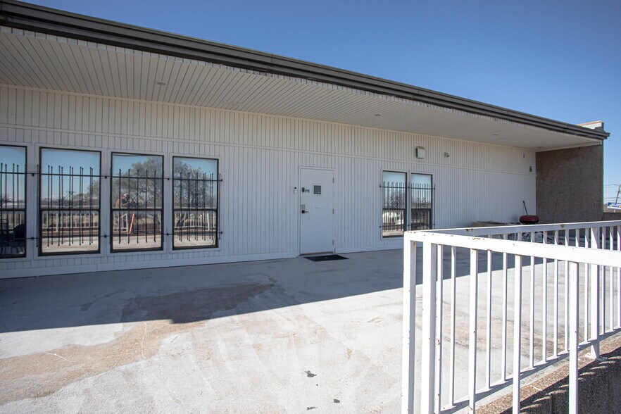 9333 Crowley Rd, Fort Worth, TX 76134 Office For Sale