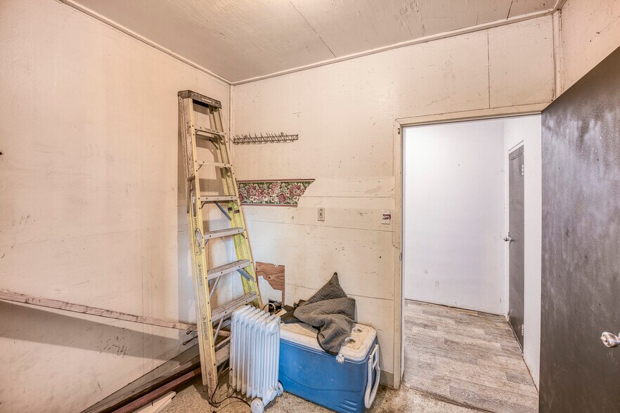 More Photos Of 452 SE Main St, Willamina Auto Repair For Sale