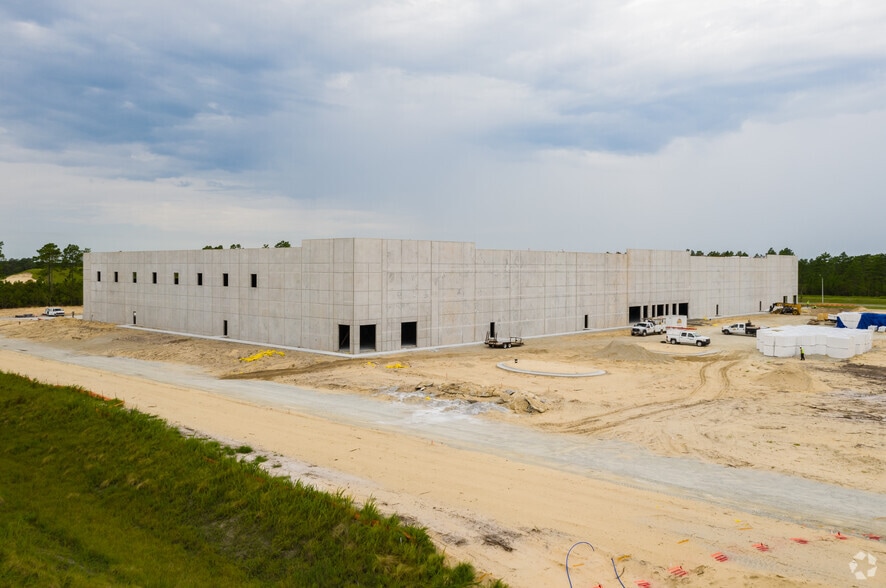 More Photos Of 33 Acme Way, Wilmington Distribution For Lease