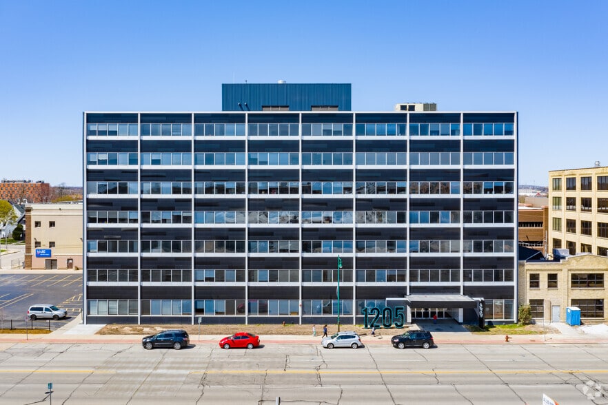 More Photos Of 1205 S 70th St, West Allis Unknown For Lease
