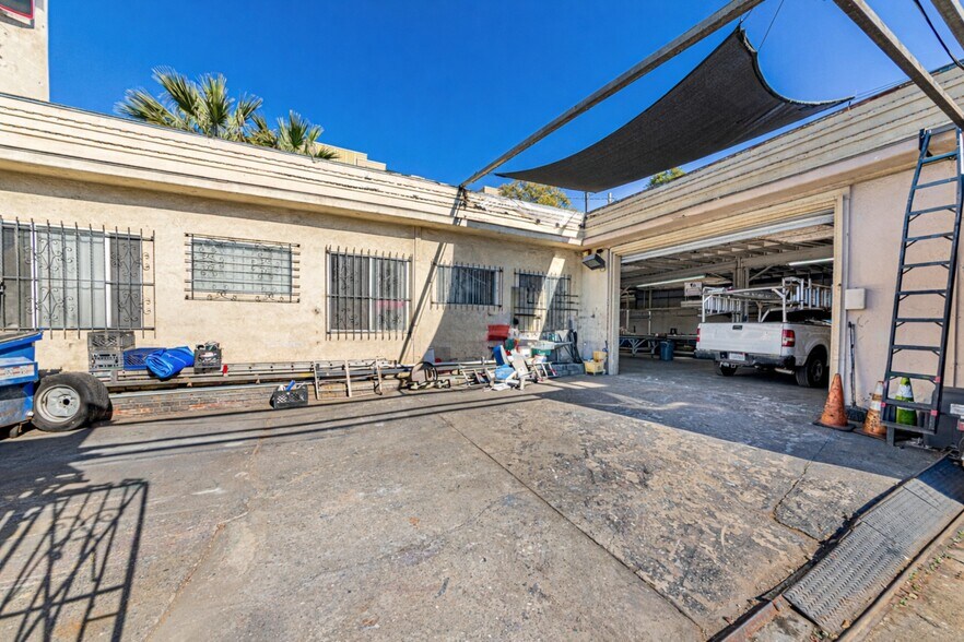 More Photos Of 4922 S Figueroa St, Los Angeles Storefront For Sale