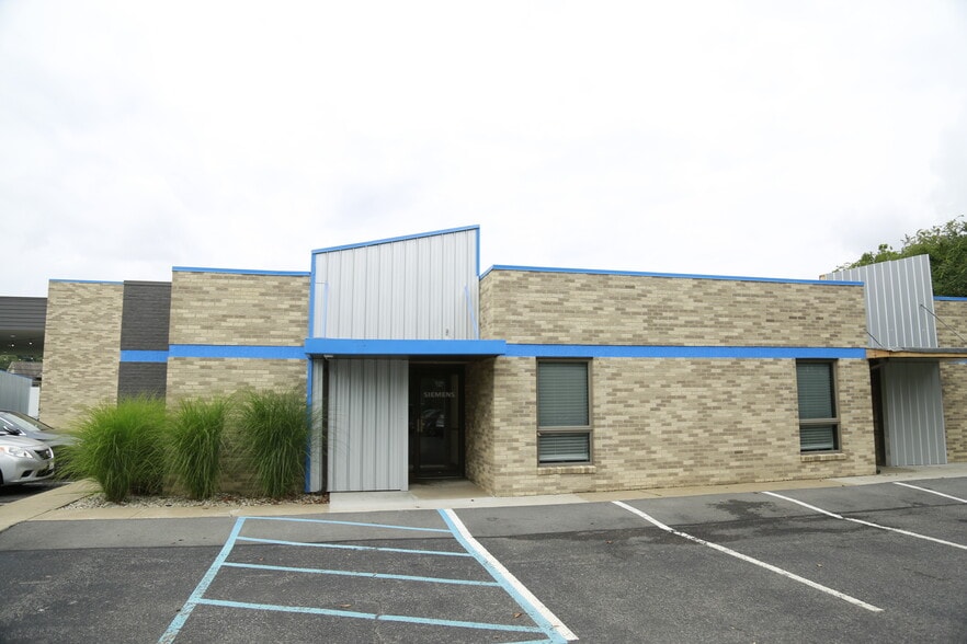 More Photos Of 300 Wedgewood Dr, Morgantown Medical For Lease